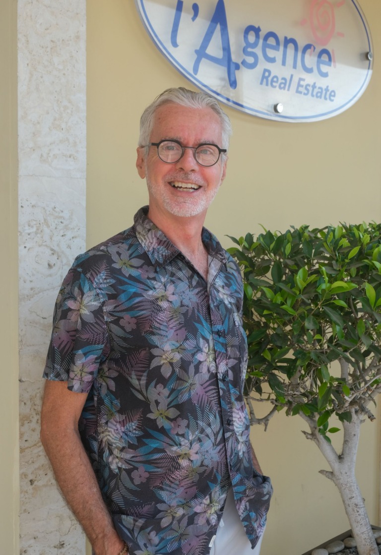 Owner-Sales-and-Condo-Administration-Manager-LAgence-Real-Estate-Cabarete-DR